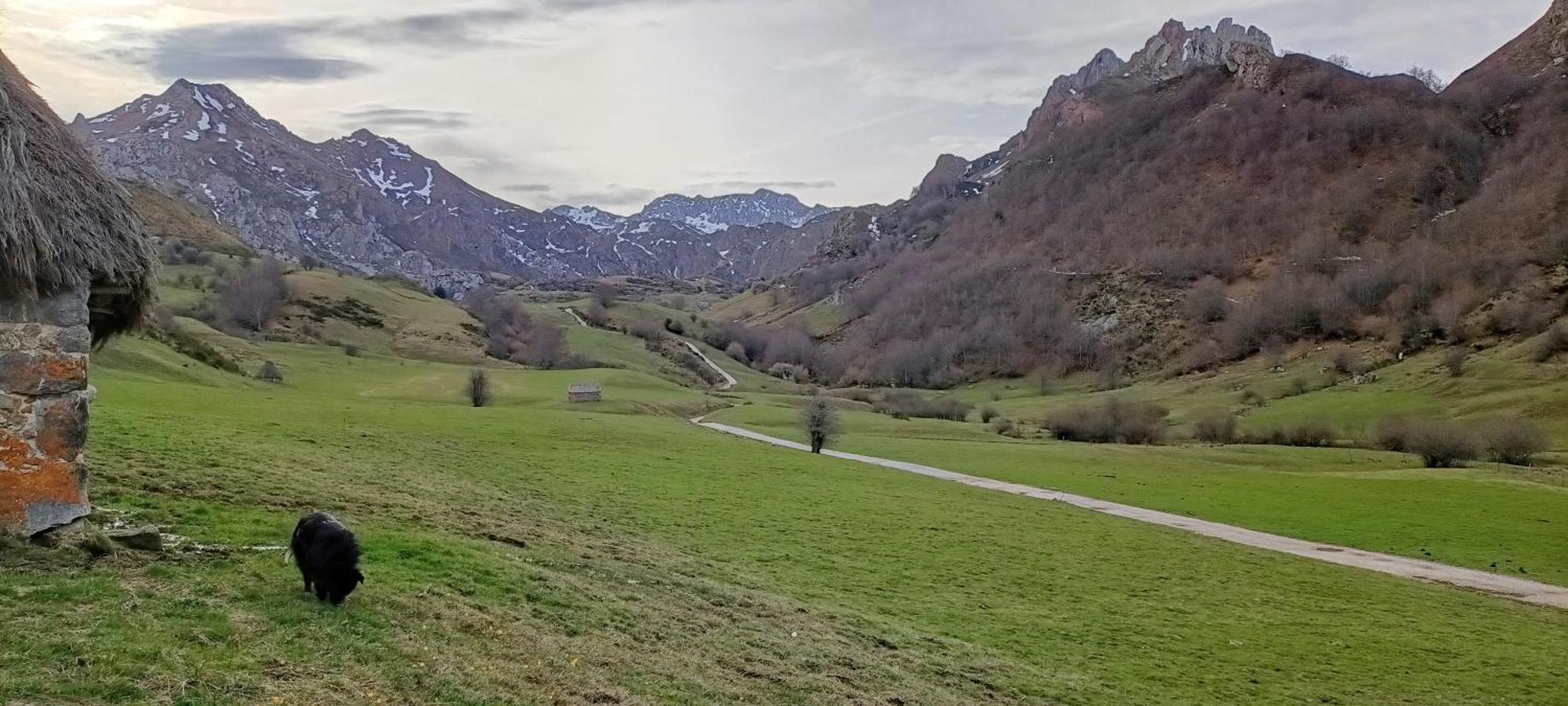 La Corona del Auteiro Valle de Lago Esterno foto